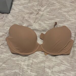 Skims fits everybody Tshirt bra 32dd